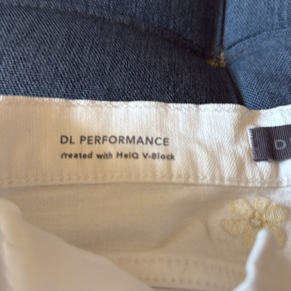 DL 1961 Girls Jenny Milk Daisy Mini Skirt. 5 Pocket Style.
Size 16. - Picture 6 of 10